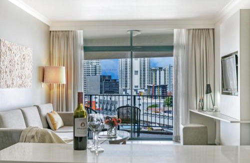Darwin City Centre Apartment | Bird's Eye Views from Chic Harbourside Abode