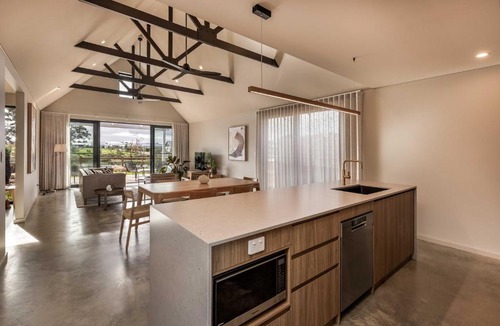 Witchcliffe House | Birdnest Parrot