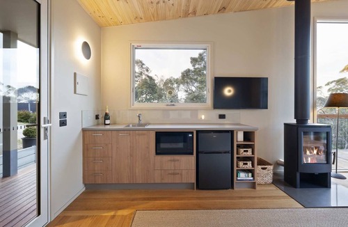 McCrae Apartment | Birdsong