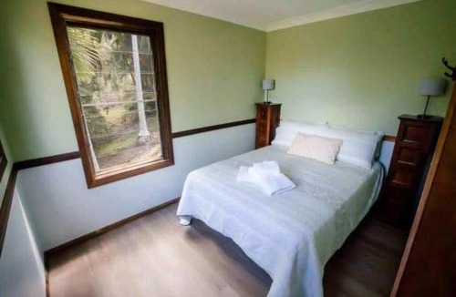 Palmwoods Ski Chalet | Birdsong Train Carriage Cabin with Outdoor Bath