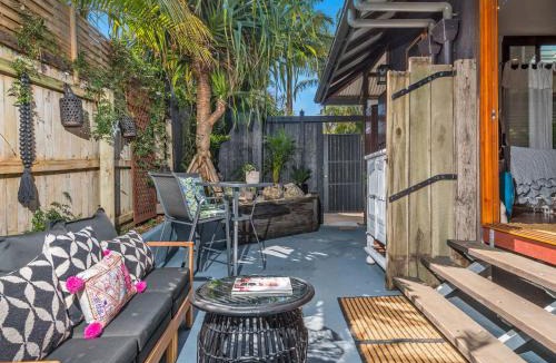 Bangalow Apartment | Black Beauty Studio
