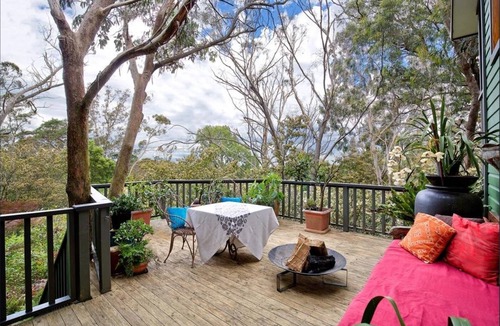 Katoomba House | Black Cockatoo - Secret Garden Mountains Home