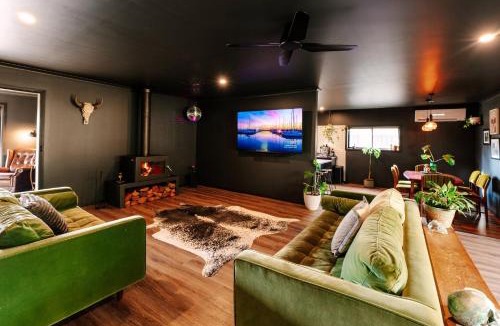 Bright House | Black Diamond - Pet Friendly, Magnesium Spa