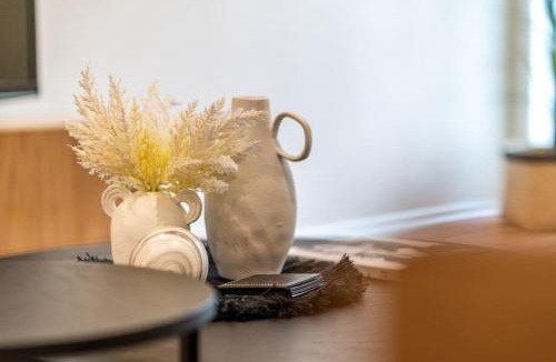 Brompton House | Black Oak at Brompton – Contemporary Parkside Stay