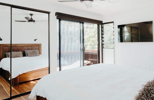 Belongil House | Black on Belongil - Beach Houses of Byron