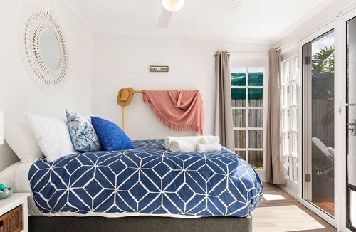 Blacksmiths House | Blackies Beach Escape
