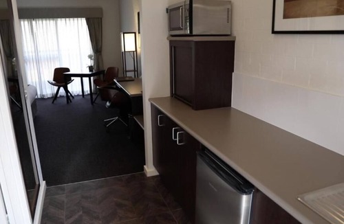 Wodonga Hotel | Blazing Stump Motel & Suites