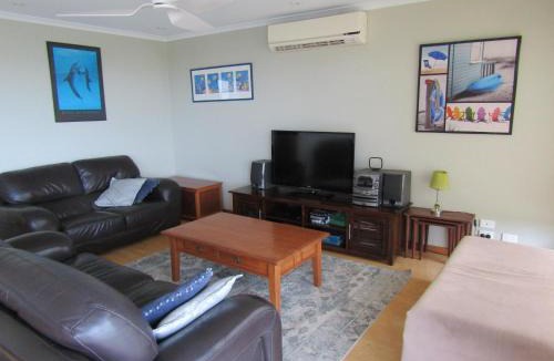 Melville House | Bliss - Beachfront Sultana Point -