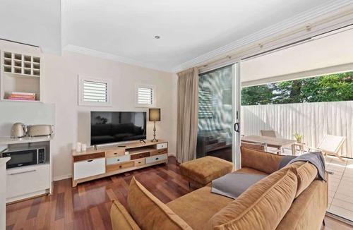 Bulimba Condo | Blissful Bulimba ~ 3Bed/2.5Bath/1Car ~ Townhouse