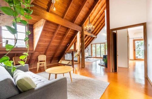 Lake Munmorah House | Blissful Lakefront Pool and Oasis