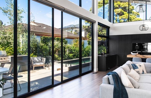Hampton House | 'Block' out some time at this Luxury Villa