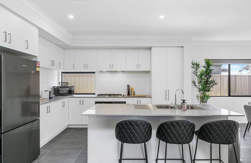 Dianella House | Bloom Brick A Sepal Stay