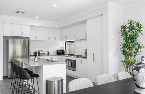 Dianella House | Bloom Brick A Sepal Stay