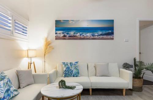 Blue Bay House | Blue Bay 3BR Beachside Coastal Escape