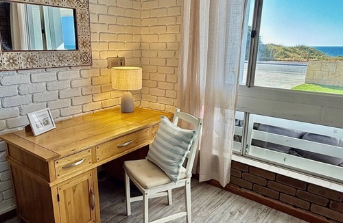 Halls Head House | Blue Bay Beach Stay - Halls Head Coastal Retreat