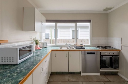 Rosebud House | Blue Bay Cottage, discover this little gem 850m fro the beach
