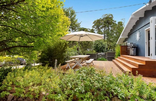 Shoreham House | Blue Beachside Luxe Pet Friendly Walk to Beach