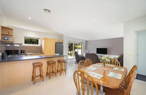 Hamilton Villa | Blue Bird Villa - Hamilton.