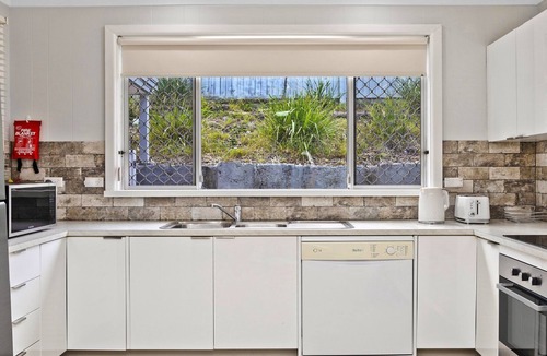 Ettalong Beach House | Blue Coast Bliss - Pet Friendly
