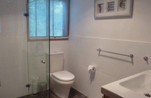 Kangaroo Valley Cottage | Blue Gums Cottage, cosy, quiet with sensational views, full bed linen service