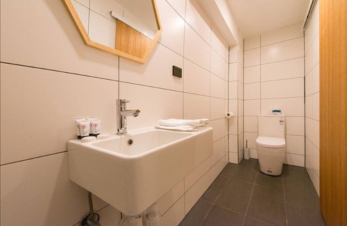 Battery Point Hotel | Blue Hills Motel