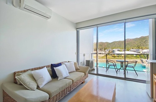 Nelly Bay Apartment | Blue on Blue Studio Room 1322