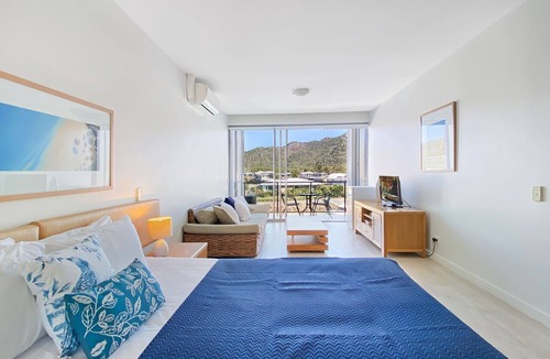 Nelly Bay Apartment | Blue on Blue Studio Room 1322