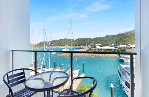 Nelly Bay Apartment | Blue on Blue Studio Room 1322