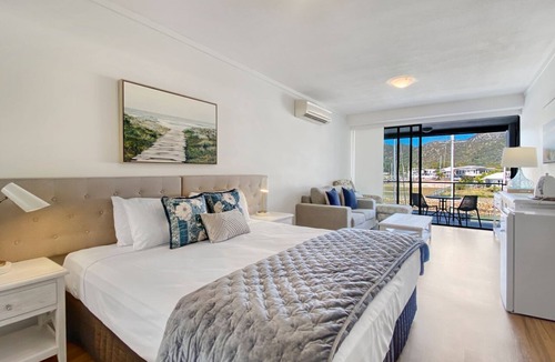 Nelly Bay Apartment | Blue on Blue Studio Room 1242