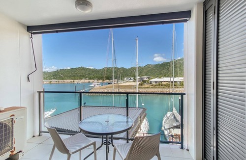 Nelly Bay Apartment | Blue on Blue Studio Room 1242