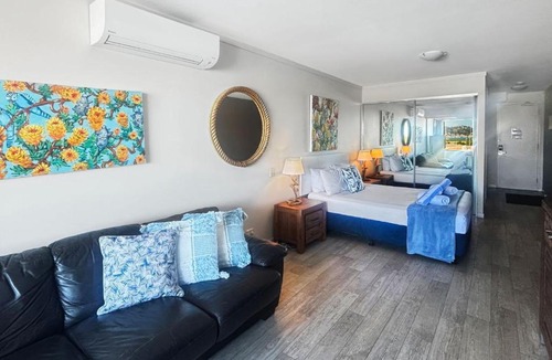 Nelly Bay Hotel | Blue on Blue Studio Room 1272