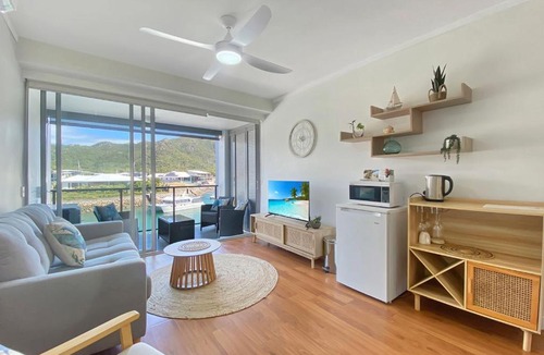 Nelly Bay Hotel | Blue on Blue Studio Room 1222
