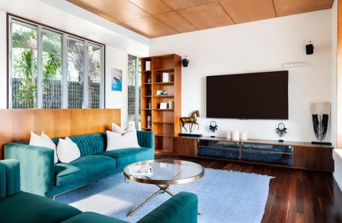 Agnes Water House | Blue Sapphire - Panoramic Ocean Views of Agnes Water's Main Beach