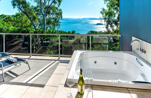 Hamilton Island House | Blue Water Views 16 - breathtaking views and luxury at on Hamilton Island.