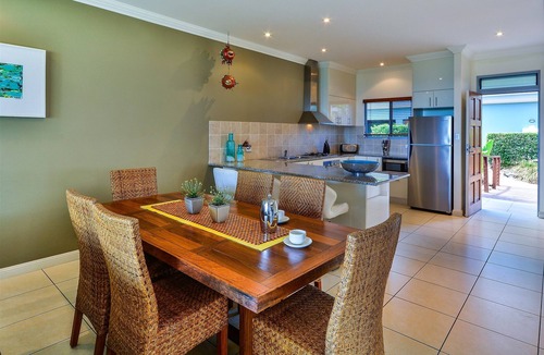 Hamilton Island Apartment | Blue Waters Views