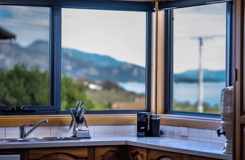 Coles Bay House | Blue Waves - Freycinet
