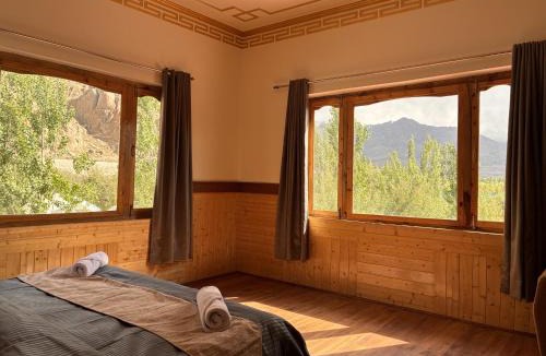 She Resort | Blue Yak Resort