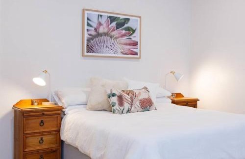 Pages Flat Apartment | Blueberry Farm Cottage