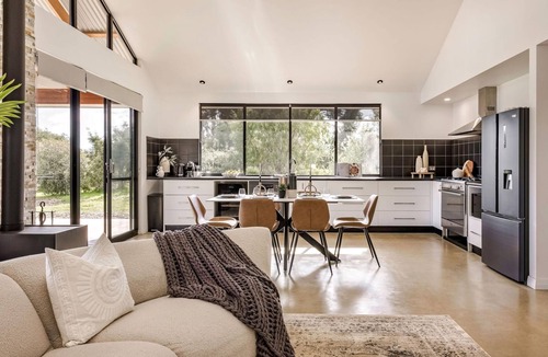 Yallingup House | Bluegum Hideaway - luxury accom, aircon throughout, 2 kitchen/living