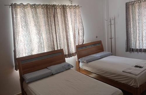Saravanampatty Hotel | Bluestones Residency