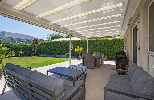 Callala Beach House | Bluewater Jervis Bay - Pet Friendly Luxury with Spa - 5 Mins Walk to Beach