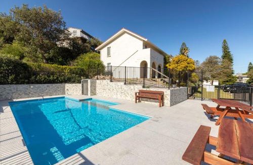 Blueys Beach House | Blueys Beach Villa Manyana 01