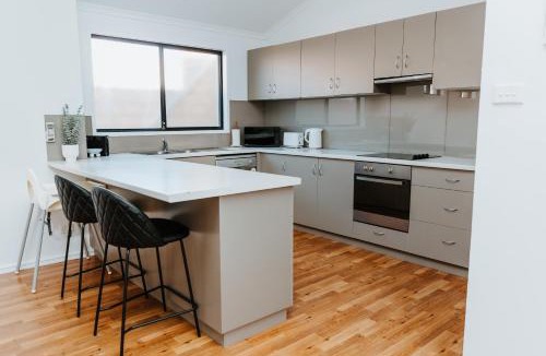 Bluff Point Apartment | Bluff Point Coastal Townhouse - 3 Bedrooms - Sleeps 6 - Double Garage