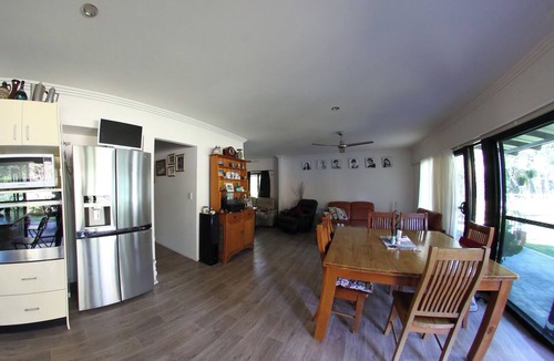 Urangan Hotel | Boat Harbour Stays