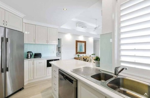 Bokarina House | Bokarina Pool House: Relaxed Coastal Living