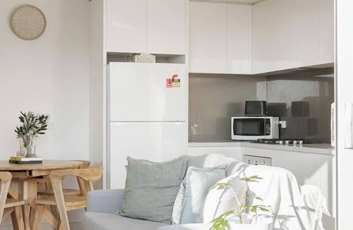 Bonbeach Apartment | Bon Beachfront Haven Cosy Coastal Calm
