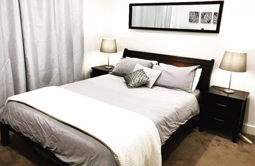 Bondi Beach Cabin | BONDI BEACH RETREAT (King & Queen Suite)