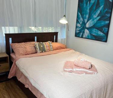 Bellevue Hill Apartment | Bondi Stylish Bedroom Close to the Beach
