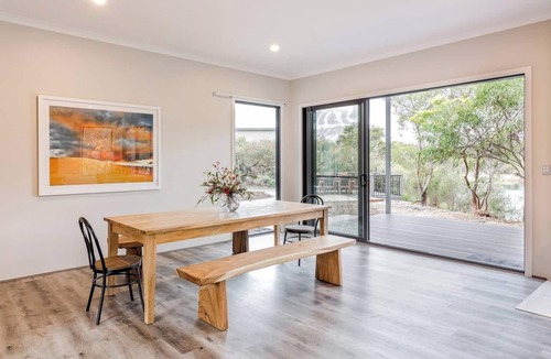 Wilyabrup House | Bonnie Lakeside Relaxation surrounded by Wineries