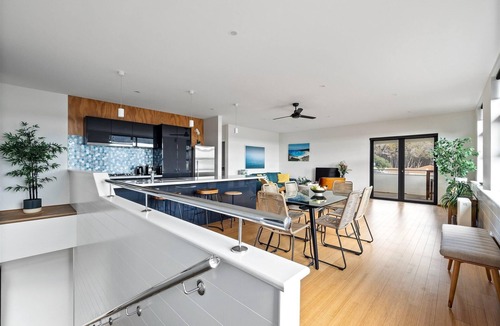 Augusta House | Bonnie View - Upstairs Studio Retreat for two - Bonnie View - Upstairs Studio Retreat for two with a wonderful view up the river